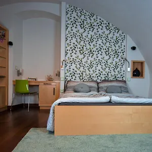 https://apartment-trziste.praguehotelsweb.com