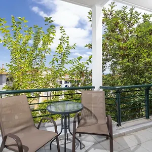 https://amadeo-apartments.hotelschalkidiki.net